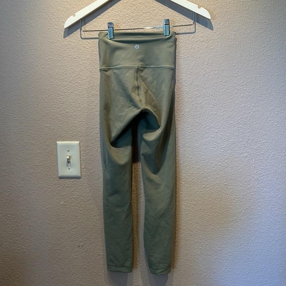Women’s Lululemon Wunder Under Leggings Size 0 - Picture 4 of 5